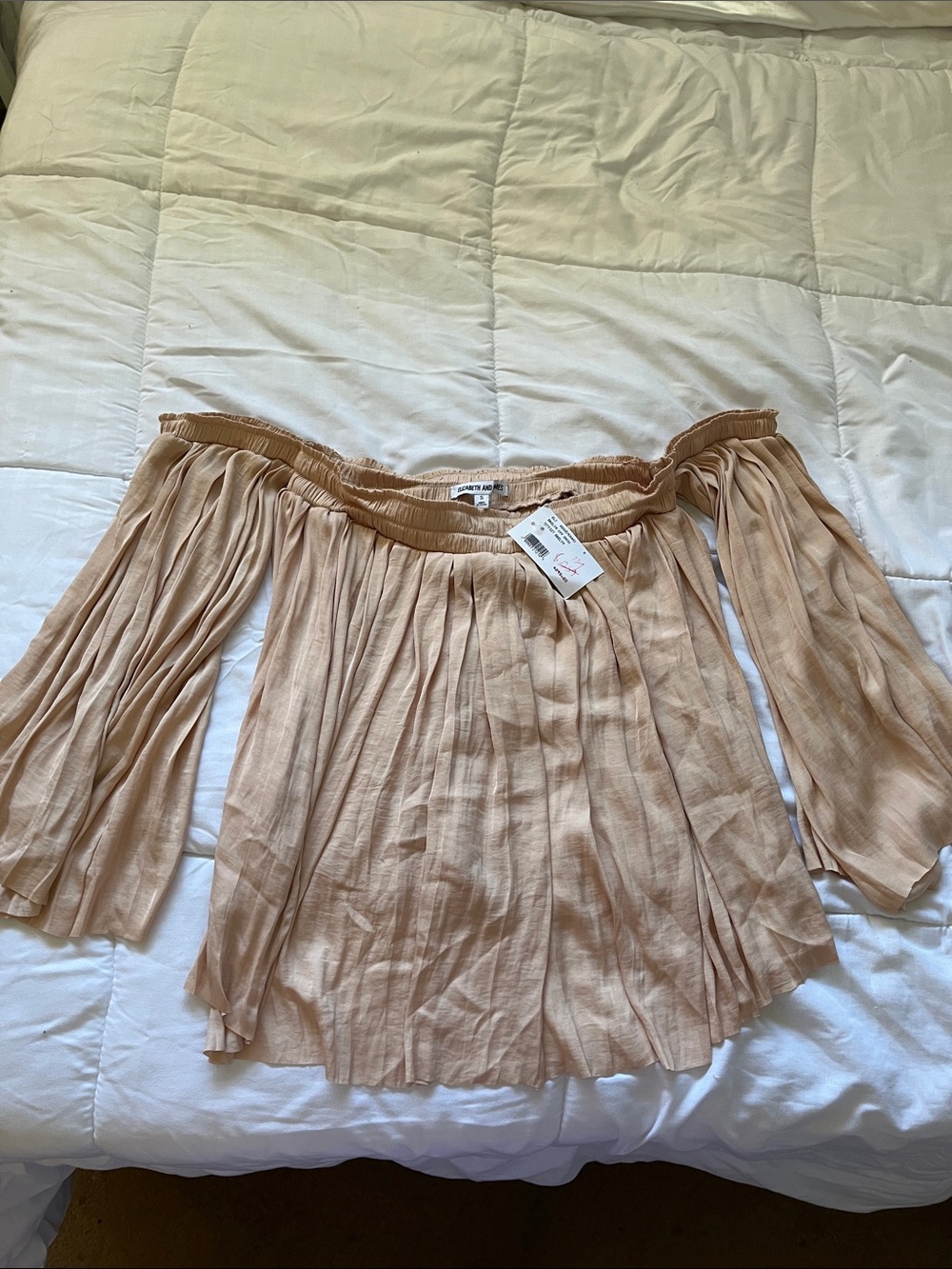 Brand New ELIZABETH AND JAMES blush pink top